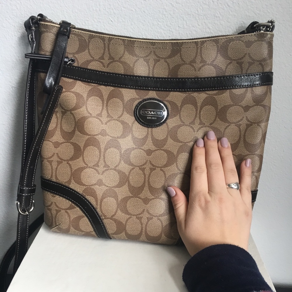 Coach cream, tan and brown crossbody bag - Picture 4 of 7